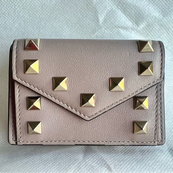 EUC VALENTINO GARAVANI Gold Rockstud Front Flap Mini Trifold Pale Pink Wallet - Picture 4 of 14